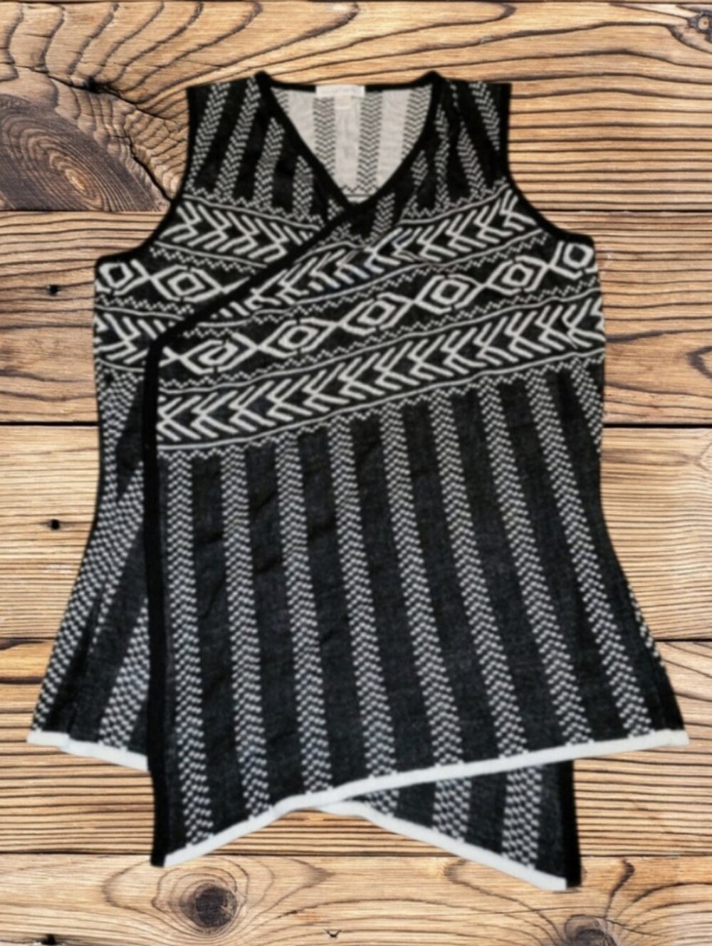 CHARMING CHARLIE SLEEVELESS CARDIGAN SWEATER